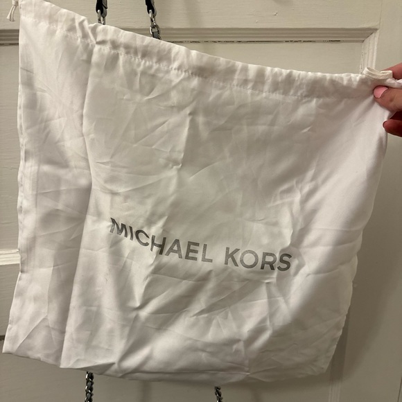 Michael Kors patent leather quilted purse - Picture 7 of 8